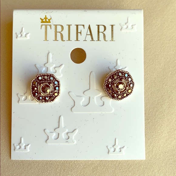 Trifari Jewelry - NWT Trifari earrings